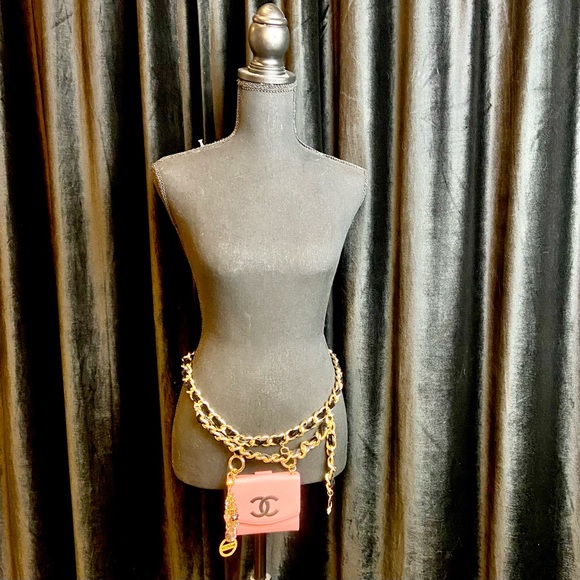 Chanel compact wallet crossbody or belt chain bum bag with keychain bag charm - Picture 2 of 16